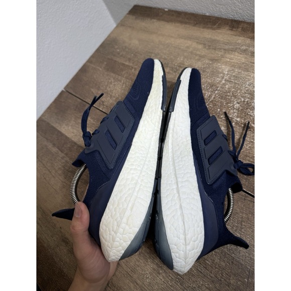 Adidas Ultraboost 22 Women's Size 9.5 Navy Running Comfort Shoes Sneakers GX5593 - Picture 5 of 7